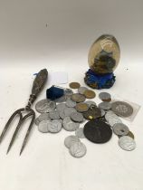 Mix courios coins, toast fork and Snow figure ref 10,93, 180