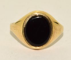 9ct gold signet ring size S ref 58
