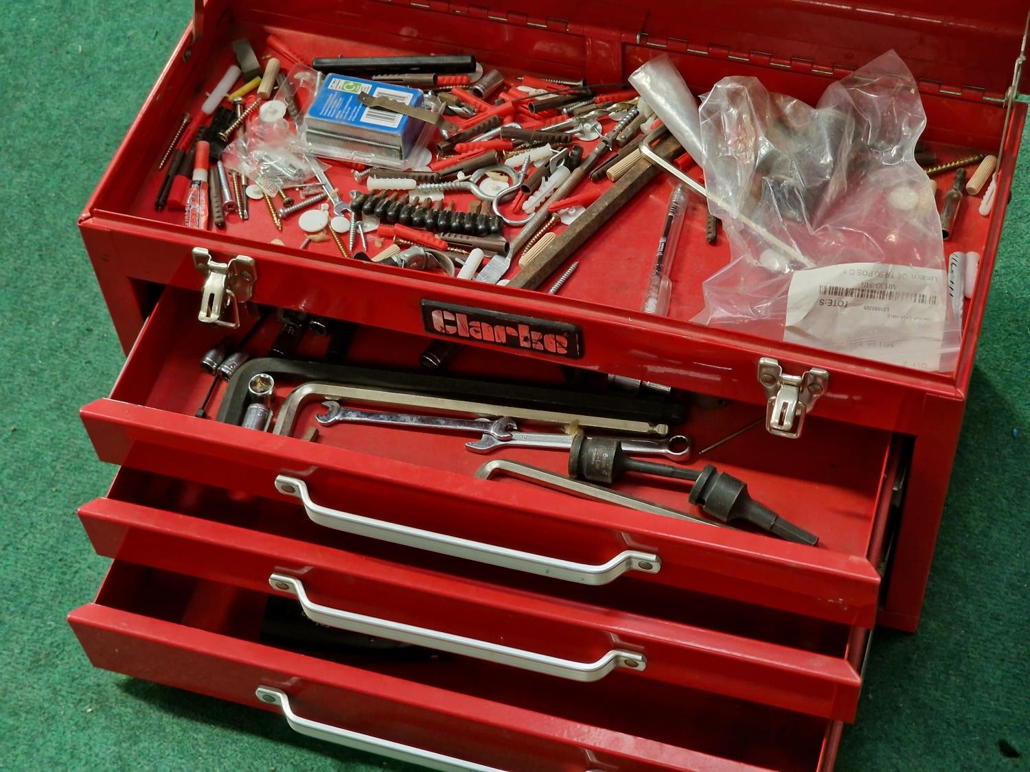 A Clarke tool chest with contents. - Image 2 of 2
