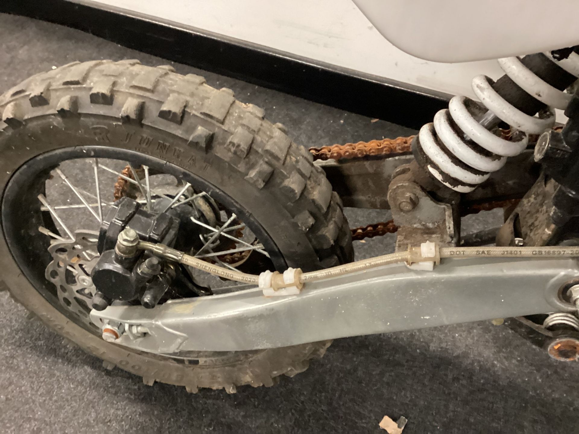 A childs white M2R racing scrambler (not tested). - Image 2 of 4