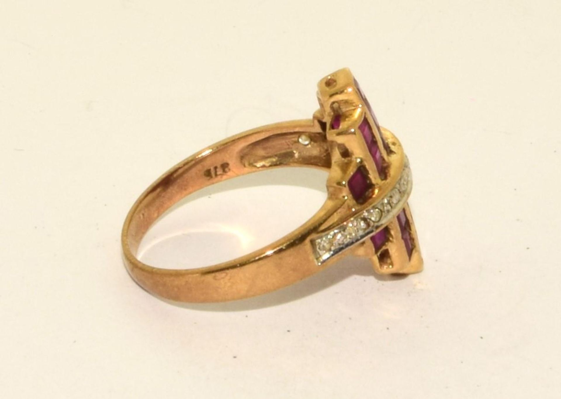 9ct gold art deco design Diamond and Ruby ring size N ref 65 - Image 4 of 5