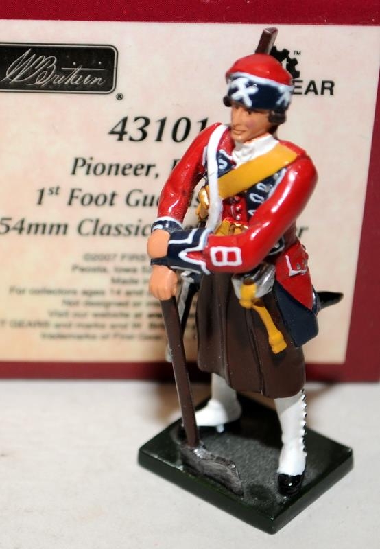 Britain's Redcoats: 43101 Pioneer British 1st Foot 1753, 43099 Ensign, British 1st Foot 1755 and - Image 2 of 4