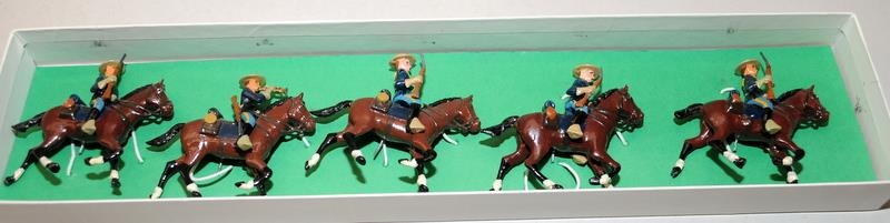 Military Pageant die-cast figures: 7th US Cavalry, 5 mounted figures. Boxed - Image 2 of 3