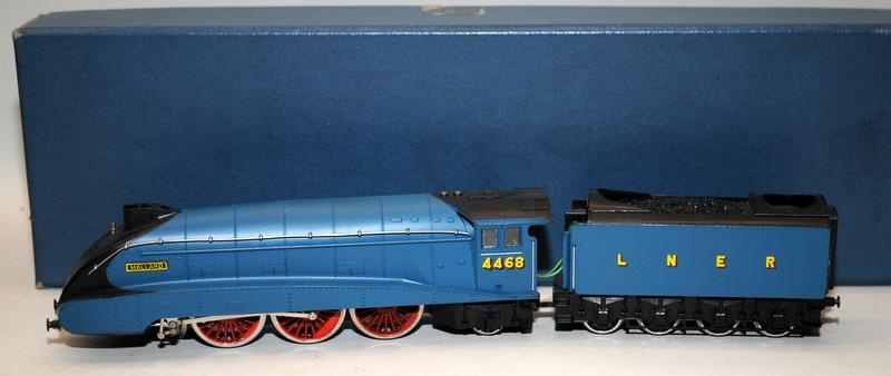 Liliput OO gauge LNER Mallard Locomotive and Tender. Boxed