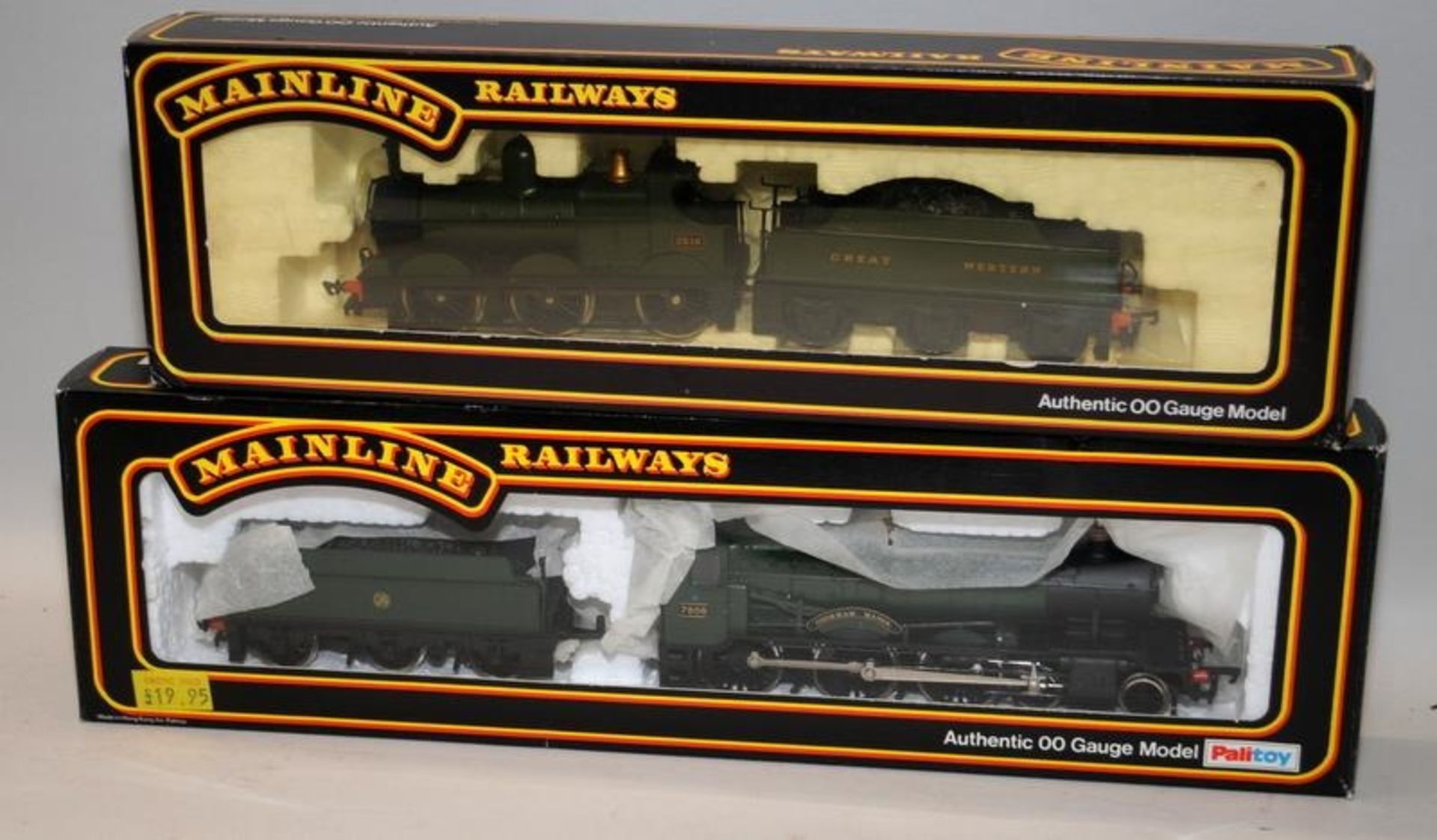 Mainline Railways OO gauge 2301 Class Locomotive GWR Green ref:54156 c/w Manor Class GWR Green ref: