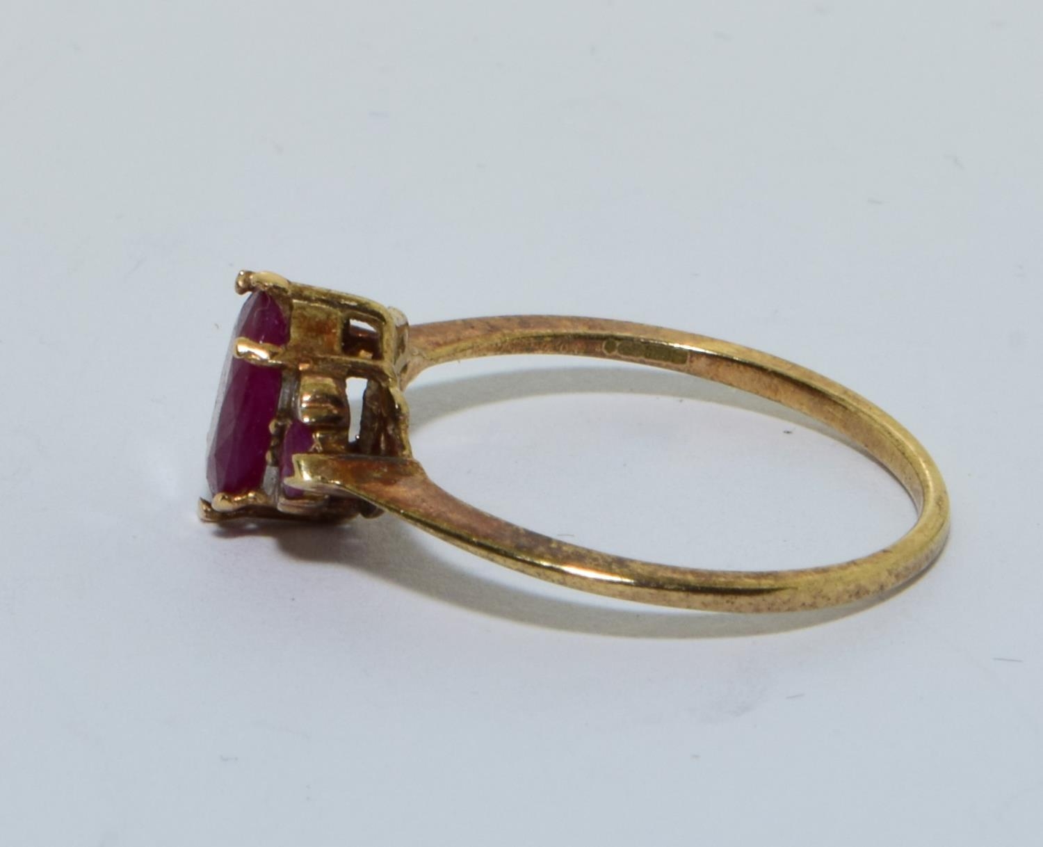 9ct gold Diamond and Ruby vintage ring size P - Image 2 of 5