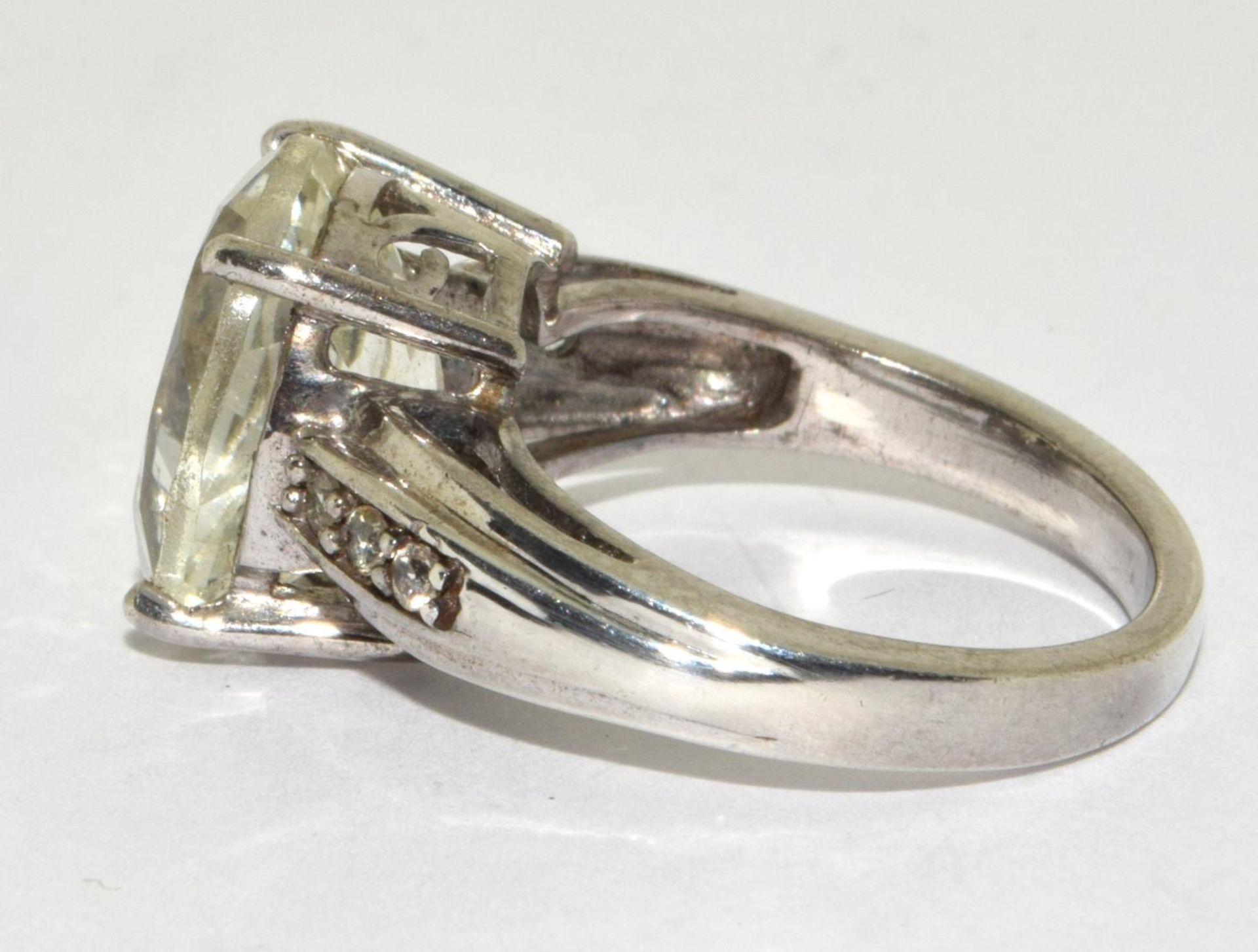 Green amethyst W/G on silver ring size L - Image 2 of 3