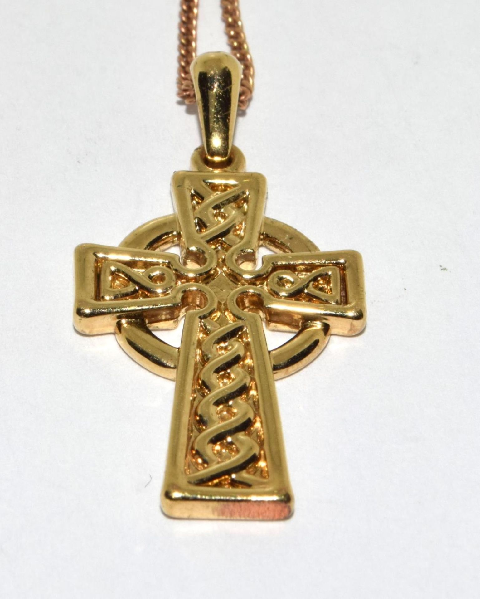 925 silver gilt Celtic crucifix pendant - Image 2 of 3