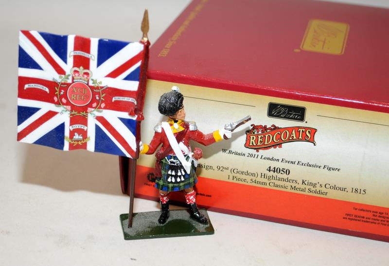 Britain's Redcoats Limited Edition figures: Ensign 92nd (Gordon) Highlanders, Kings Colour 1815 - Image 4 of 5