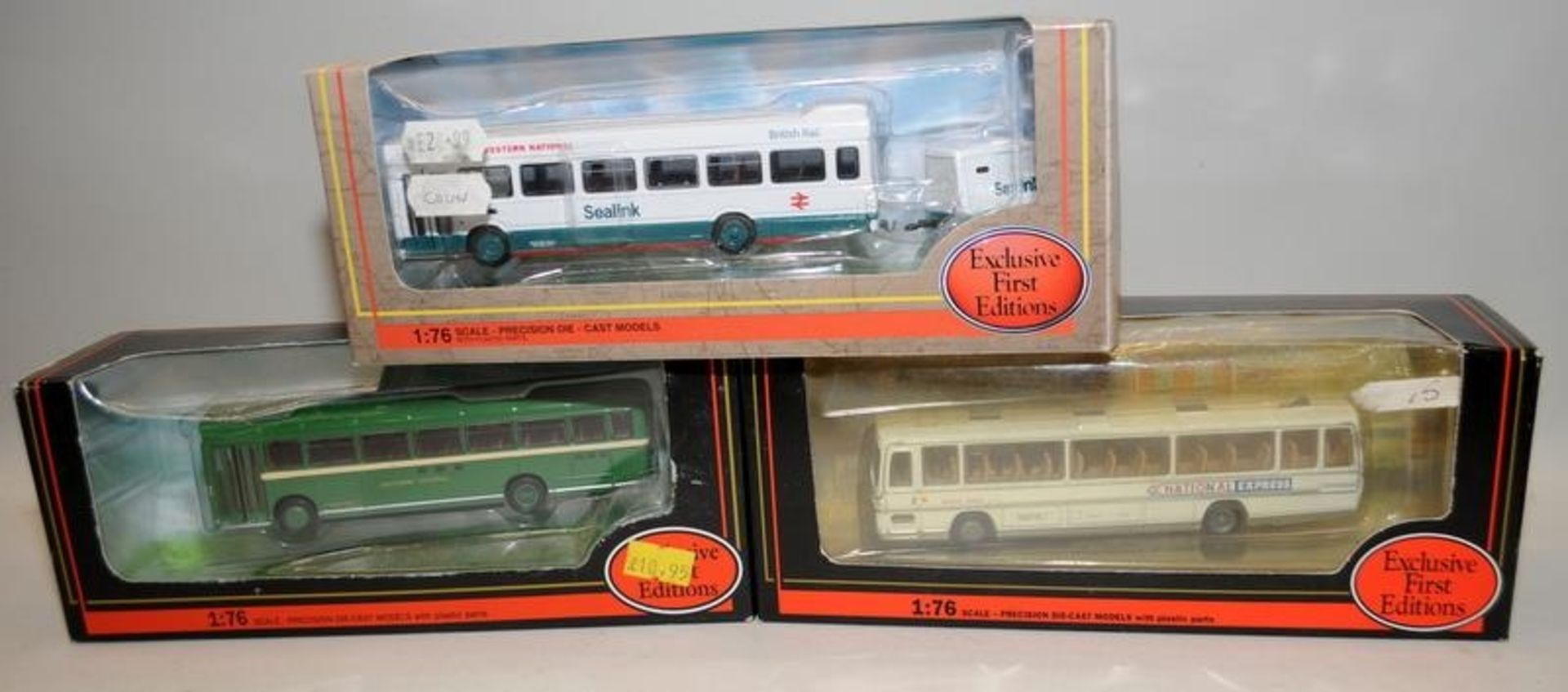 A collection of die-cast buses and coaches including local interest Bournemouth. Gilbow EFE and - Image 2 of 7
