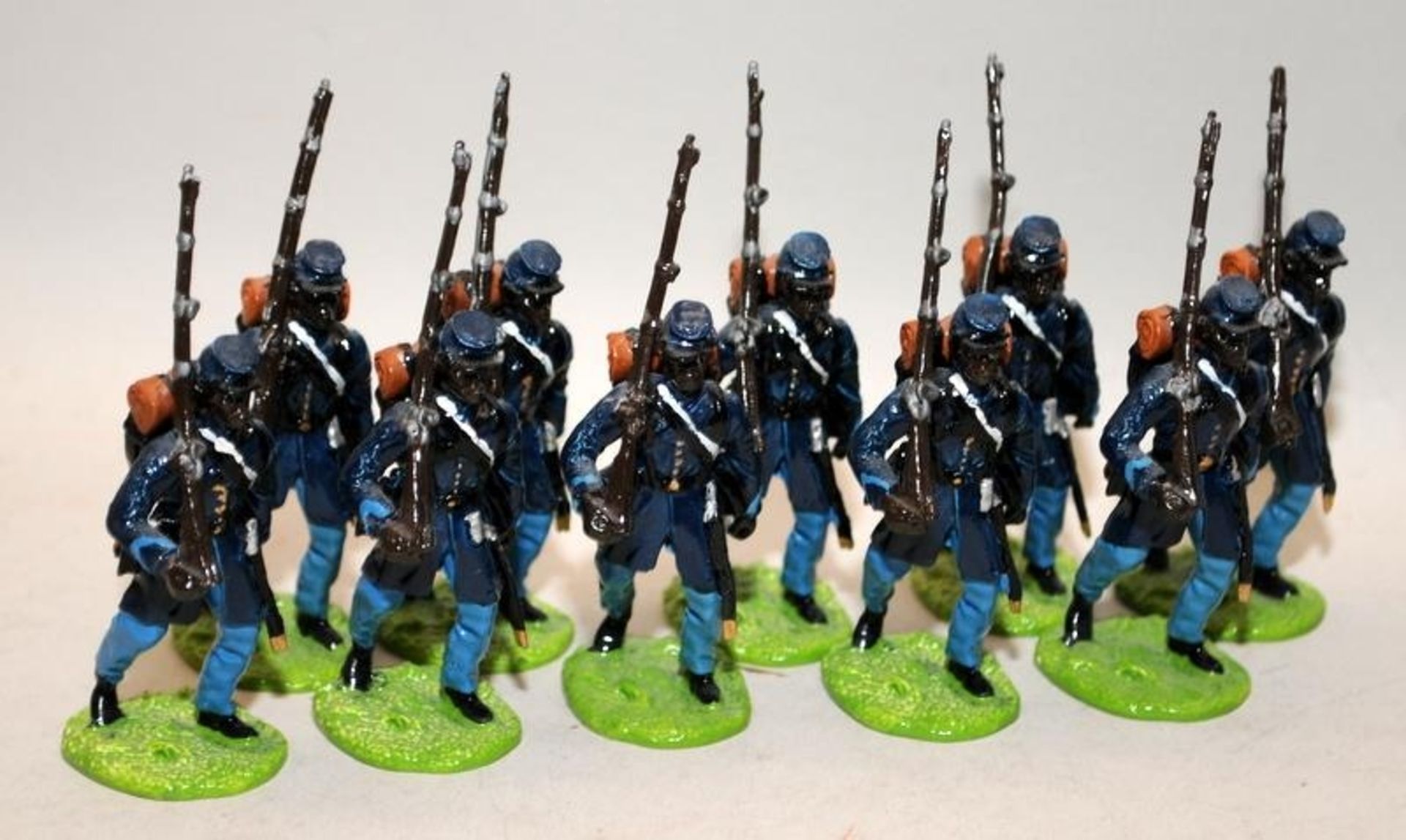 Good Soldiers die-cast figures: American Civil War Black Infantry Soldiers x 10 c/w Tradition set - Image 3 of 3