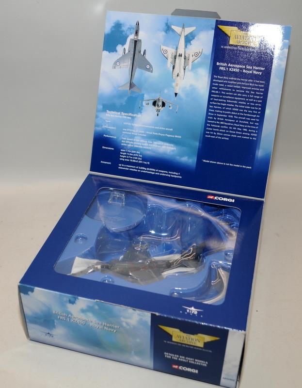 Aviation Archive 1:72 scale Die-Cast Model Aircraft: British Aerospace Sea Harrier FRS.1 XZ450- - Image 2 of 3