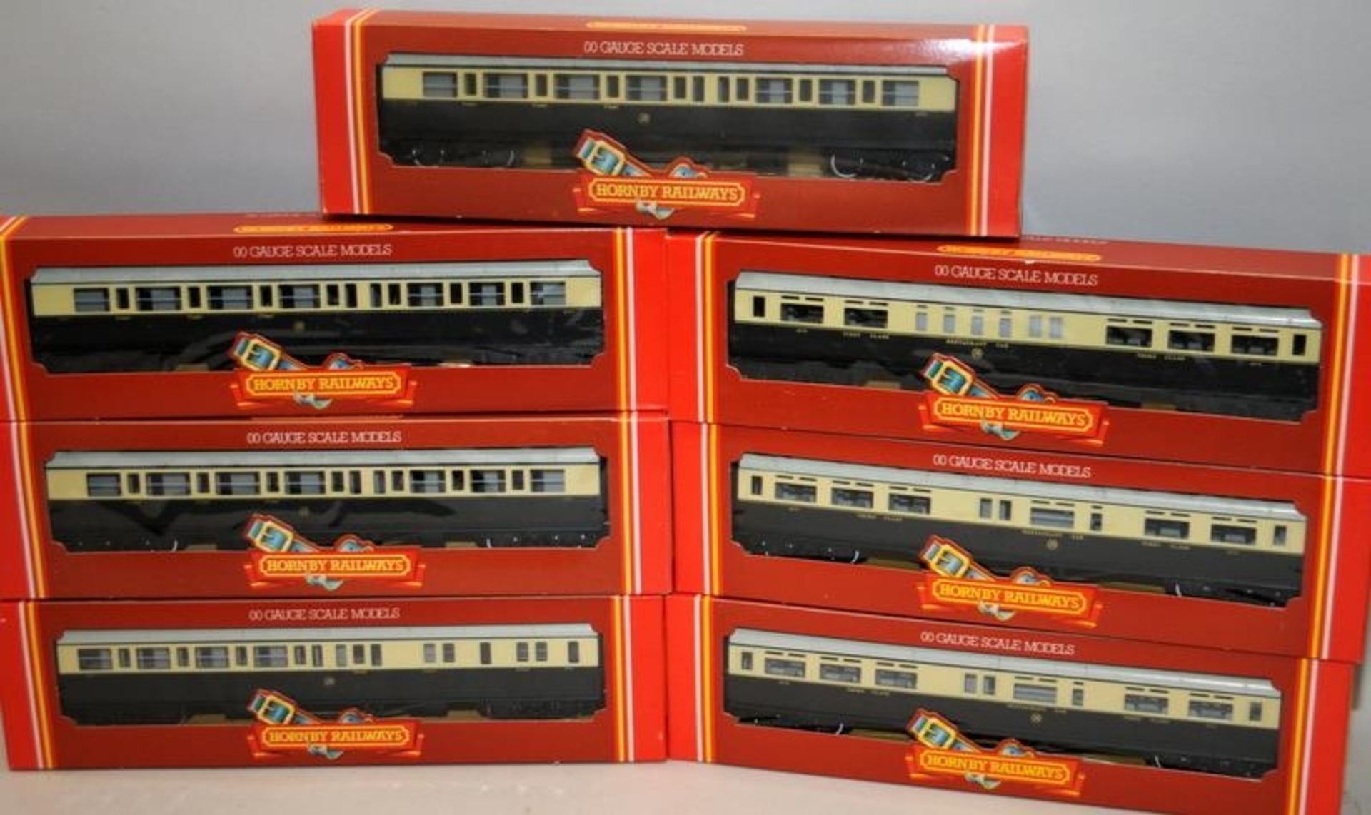 Hornby OO gauge GWR Chocolate /Cream Livery Carriages, R456 x 3, R457 and R458 x 3. 7 in lot, all