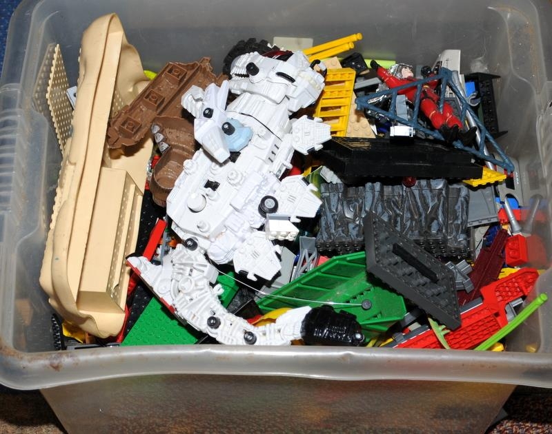 large tub of mixed loose Lego