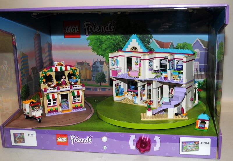Lego Friends retail shop display diorama set 41311 Heartlake Pizzeria and set 41314 Stephanie's - Image 7 of 7