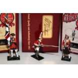 Britain's Redcoats: 43101 Pioneer British 1st Foot 1753, 43099 Ensign, British 1st Foot 1755 and