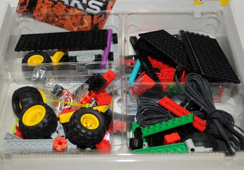 Lego Mindstorms Ultimate Builders set ref:3800 c/w Mindstorms Exploration Mars set ref:9736. Neither - Image 5 of 5