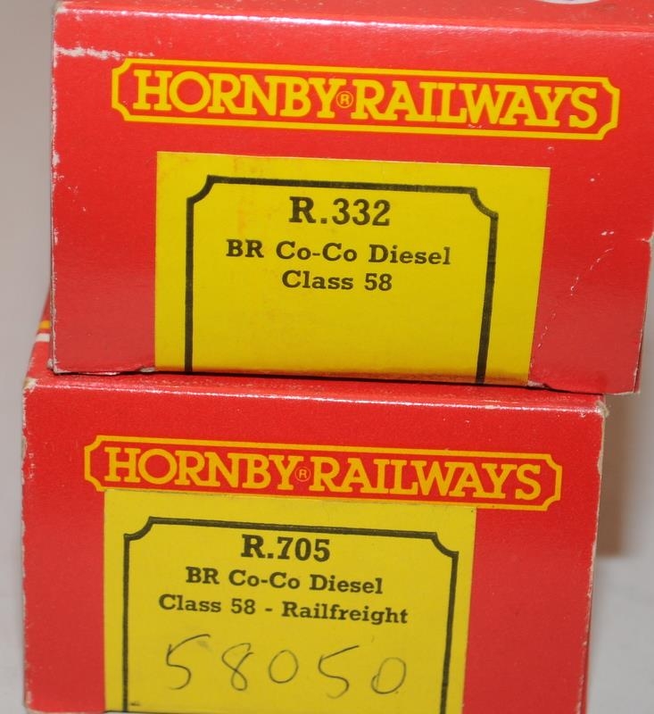 Hornby OO gauge Class 58 BR Co-Co Diesel 58 025 ref:R332 c/w Class 58 Railfreight ref:705. Both - Bild 2 aus 2