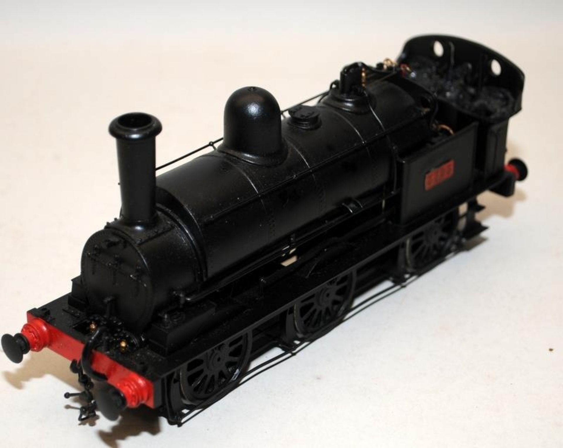 Vintage Eric Underhill O Gauge Built Kit 0-6-0 Tank Engine No.5525, Matt Black Finish. With motor. - Image 4 of 5