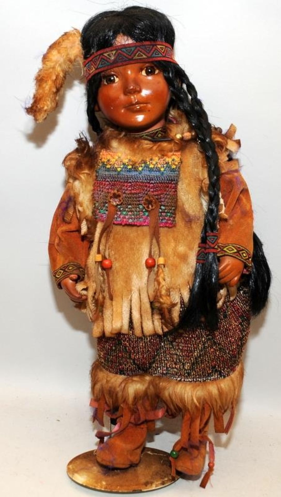 Two vintage dolls in Native American Indian dress approx 40cms tall - Image 2 of 5