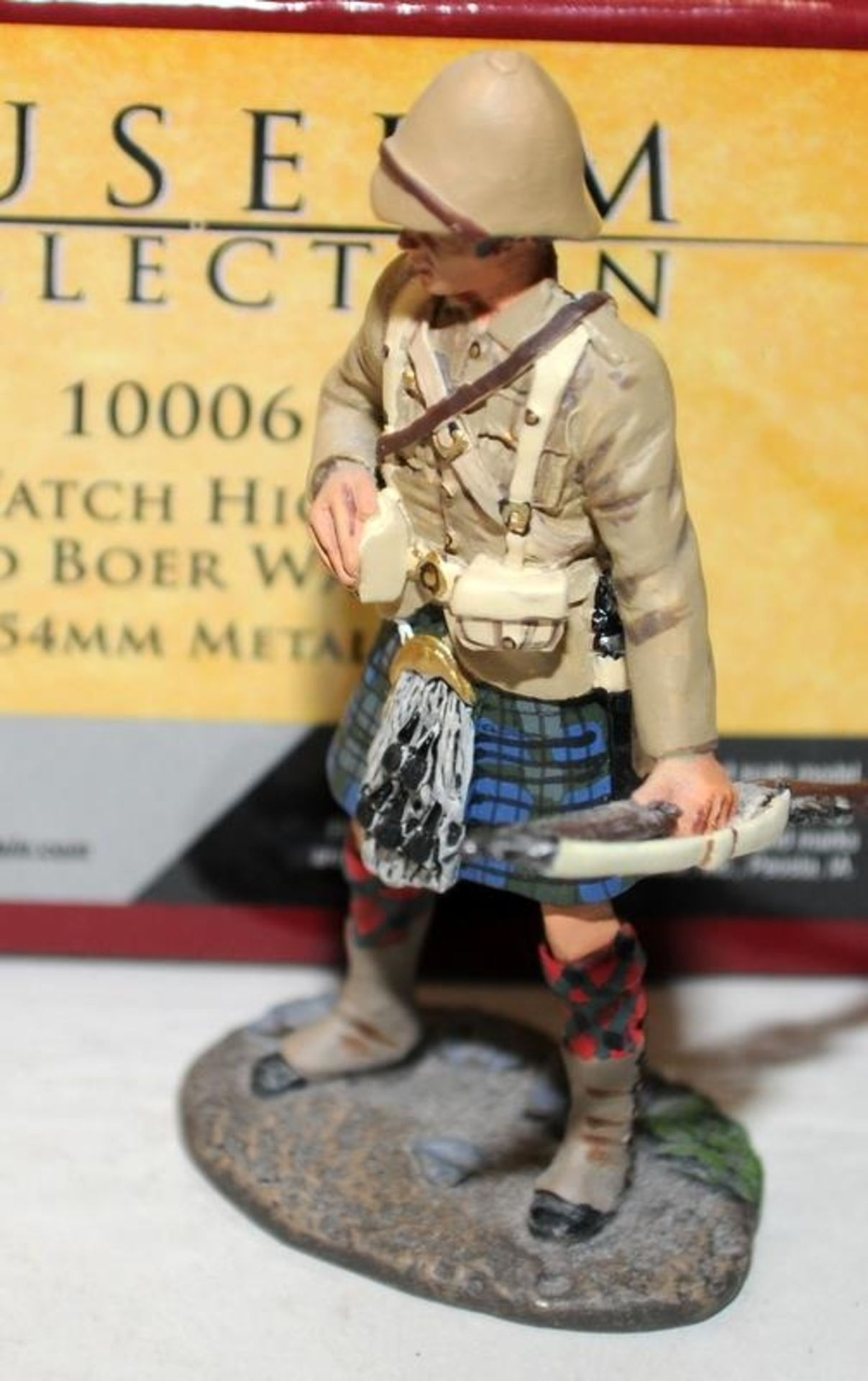 Britain's Museum Collection 10006 Black Watch Highlander, 2nd Boer War 1899 c/w Zulu War British - Image 2 of 3