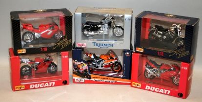 Maisto 1:18 scale die-cast motorcycles. 6 in lot, all boxed
