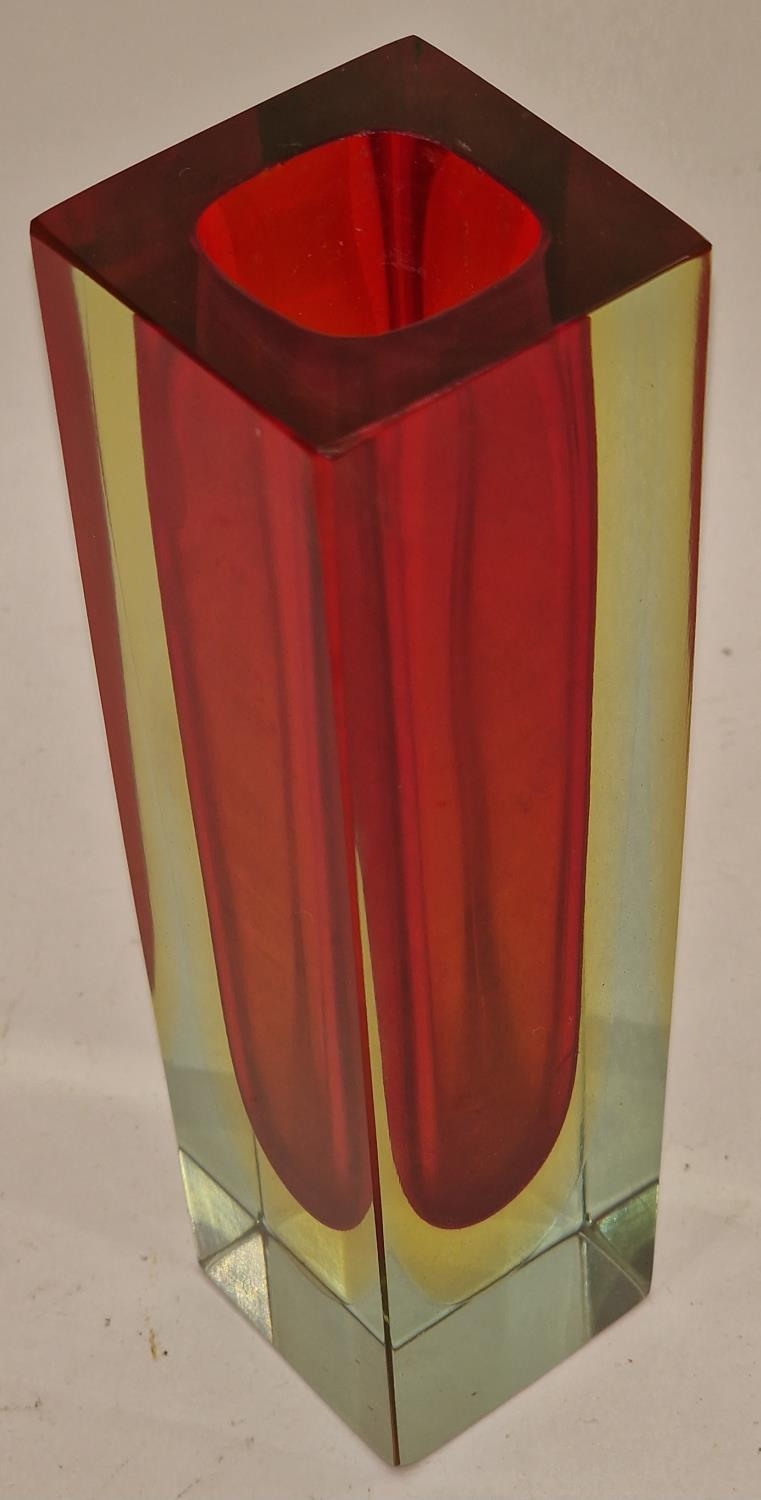 Murano Sommerso 1960's vintage block glass vase in red 15cm tall. - Image 2 of 3