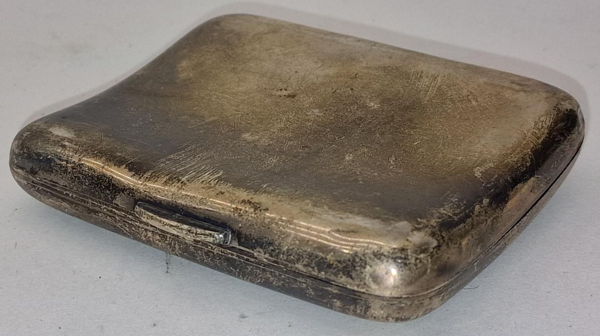 Victorian silver hallmarked cigarette case Chester 1886 100g total weight. - Image 2 of 4