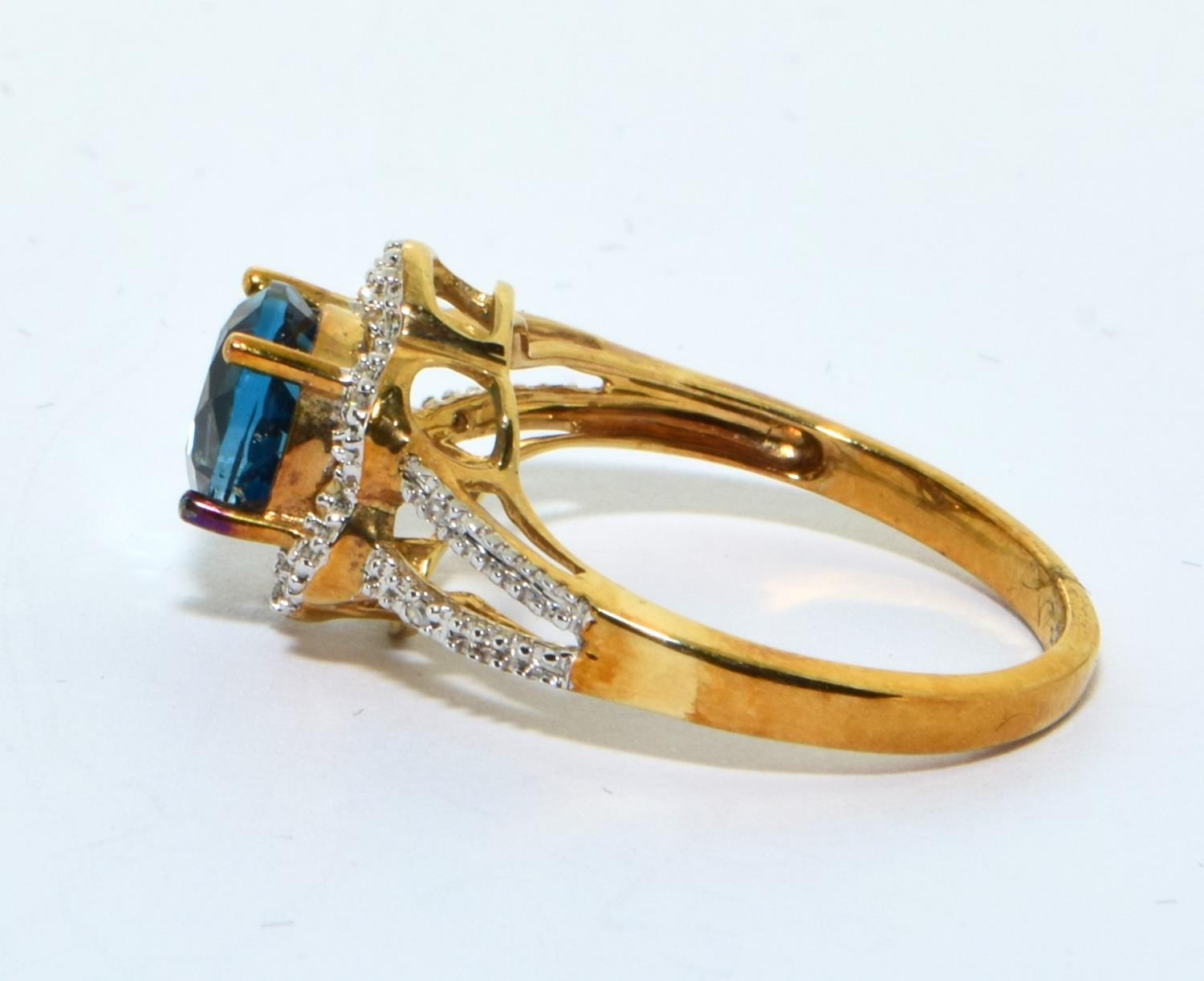 9ct gold Blue Topaz and Diamond halo design ring size N - Image 2 of 5