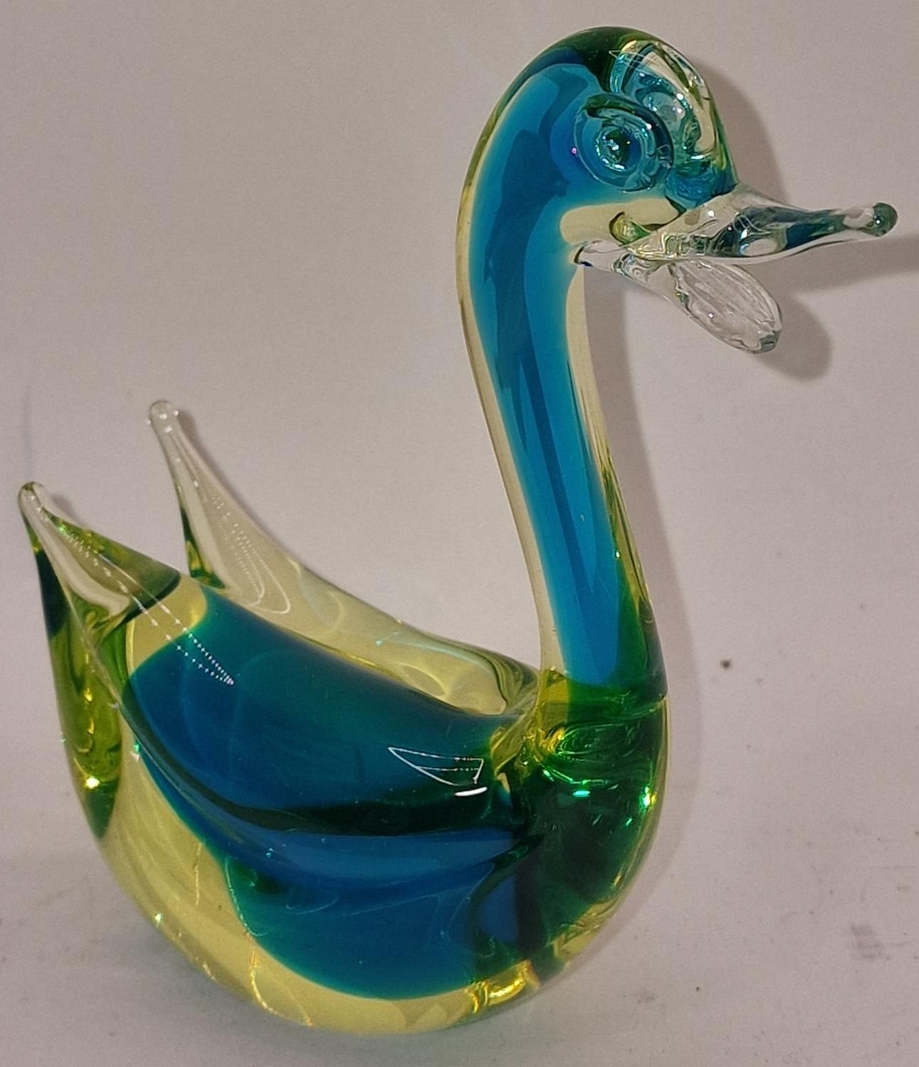 Murano Sommerso 1960's vintage block glass vase in green and blue 12cm tall together with a Murano - Image 4 of 5