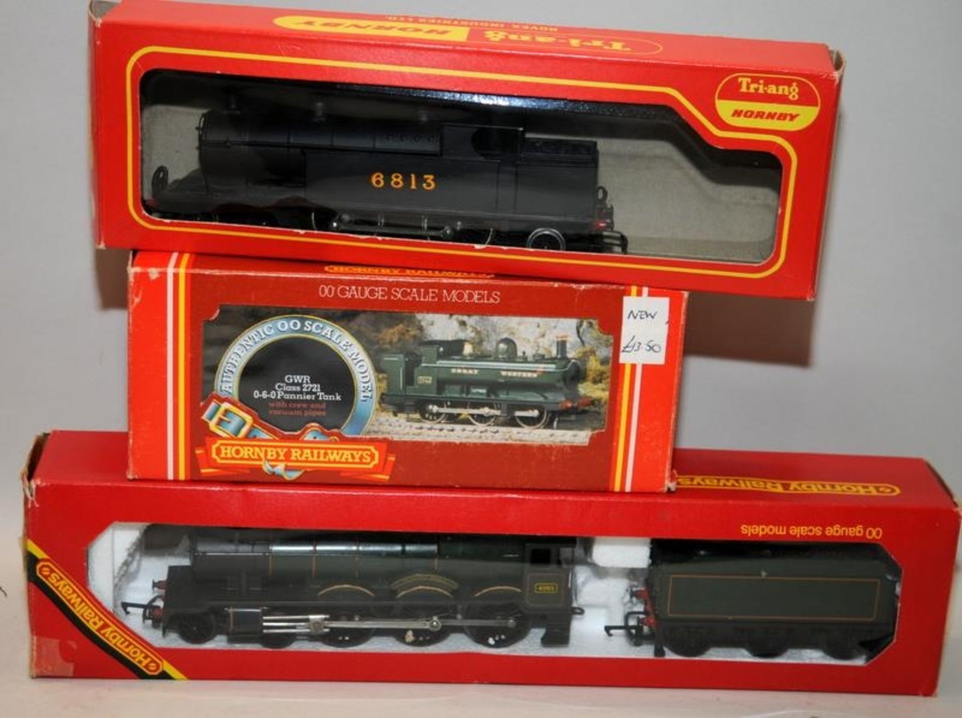 Hornby OO gauge BR Loco Sir Dinadan ref:R154, GWR Class 2721 Loco Pannier Tank ref:R059 and Tank