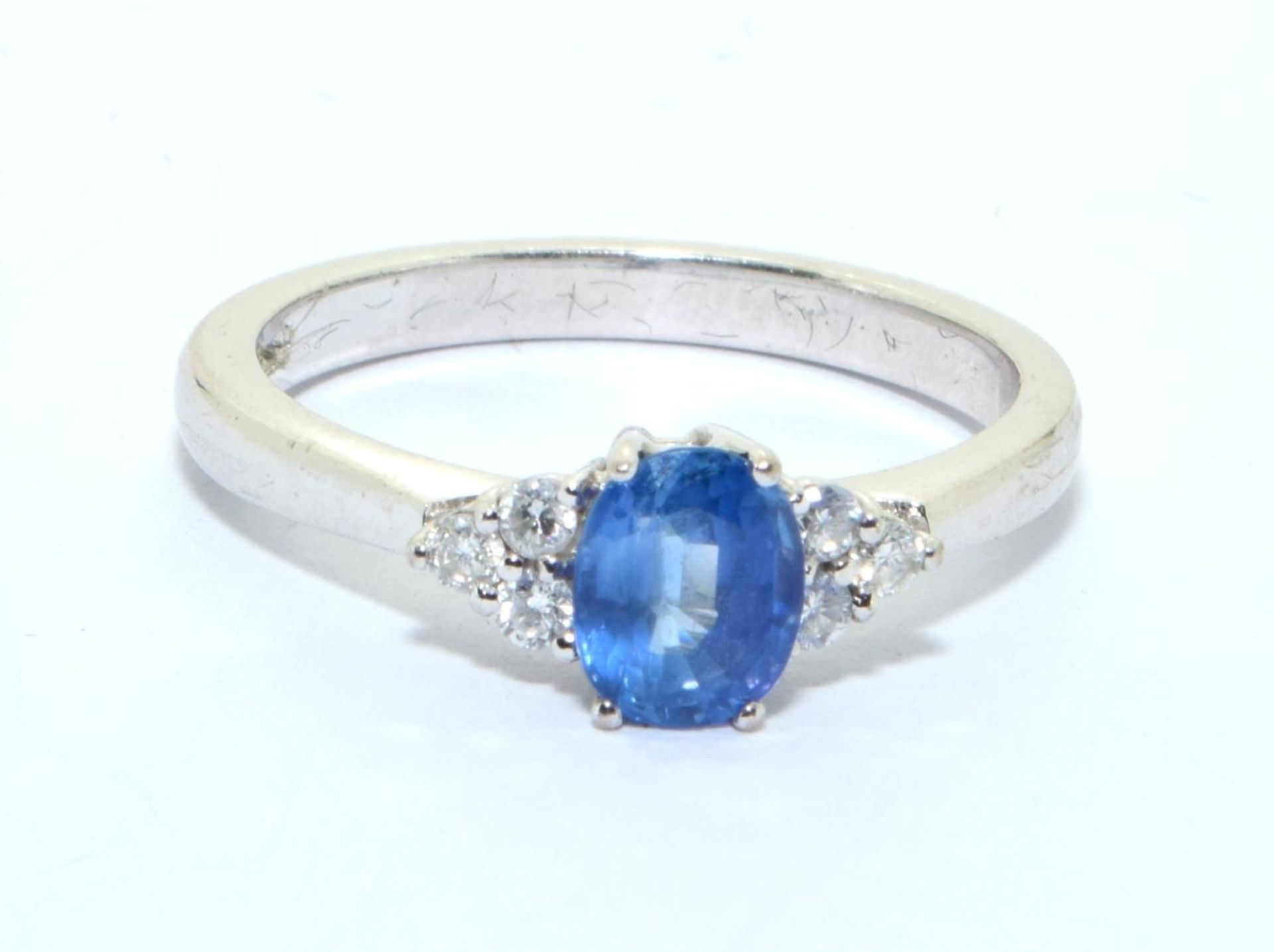 18ct white gold Diamond and sapphire ring size N - Image 5 of 5