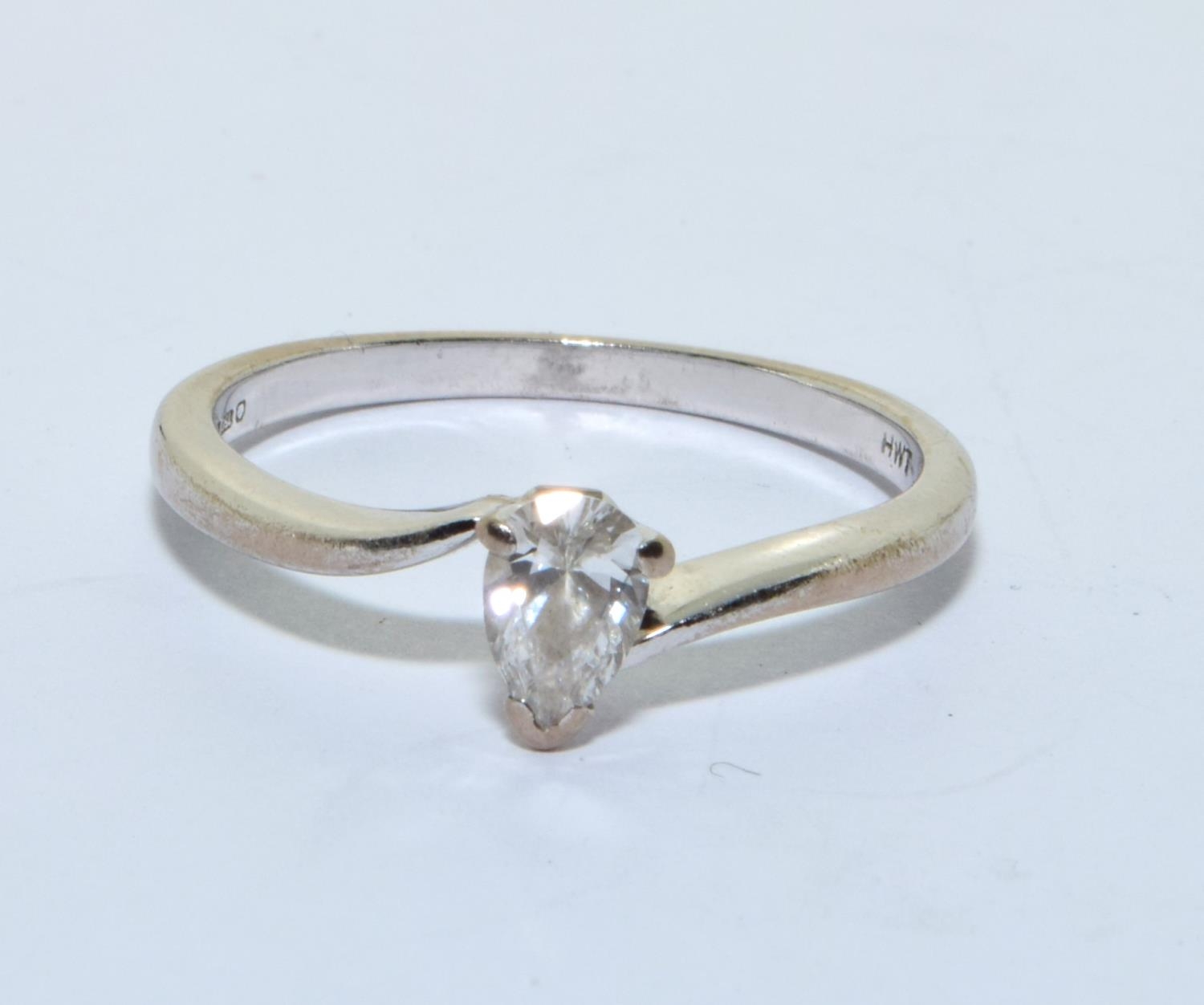 Diamond Pear shape approx 0.33ct set in 3g of 18ct white gold ring size Q - Image 6 of 6