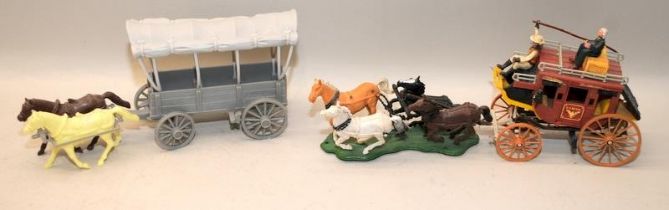 Timpo Wild West plastic covered wagon with horses c/w Western Stagecoach with horses and drivers, no