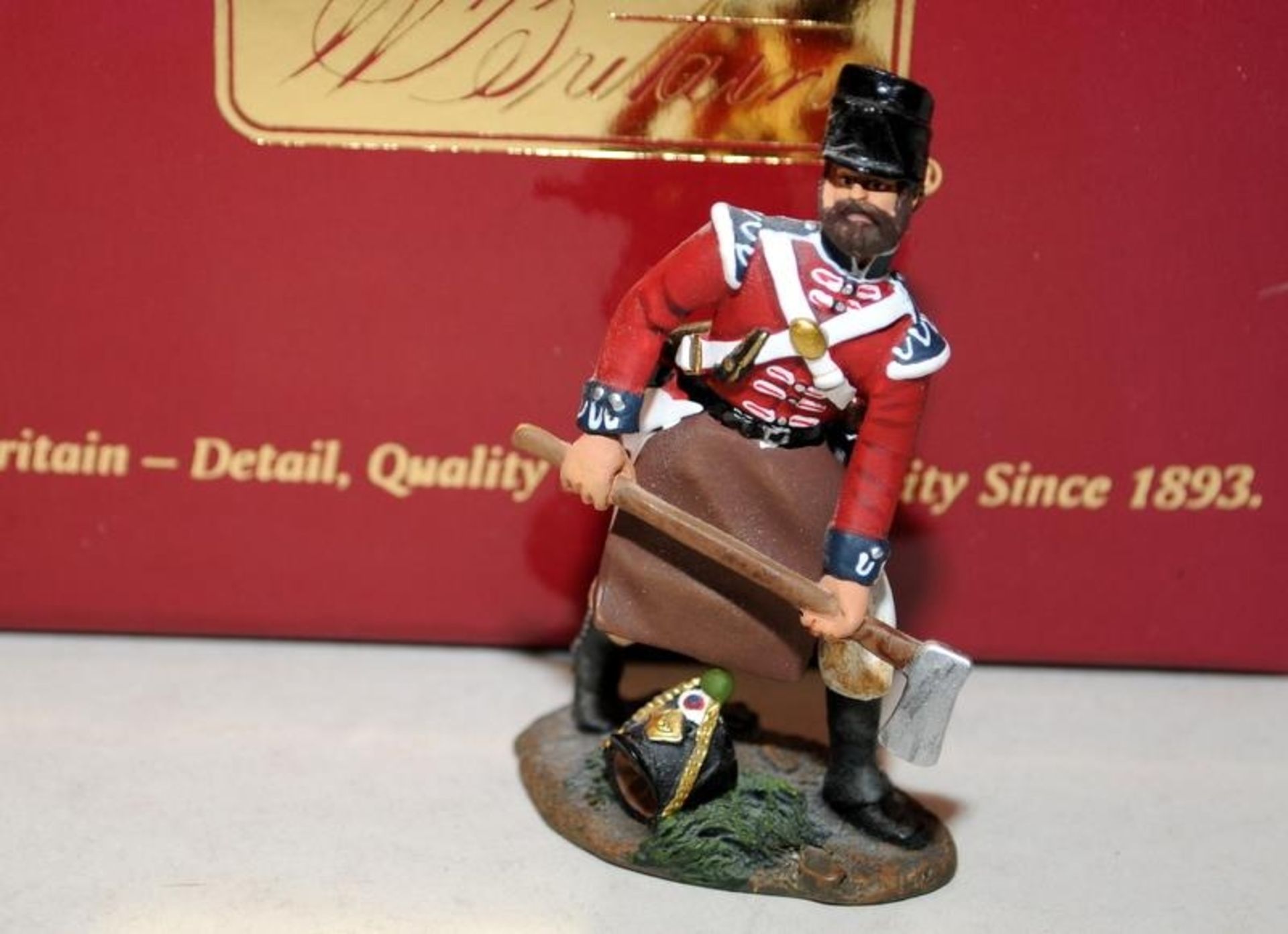 Britain's Napoleonic Wars club exclusive figures: 3 x 17910C French Flank Company Sapper, Waterloo - Image 3 of 5