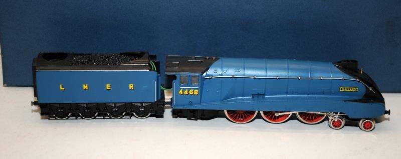 Liliput OO gauge LNER Mallard Locomotive and Tender. Boxed - Bild 2 aus 3