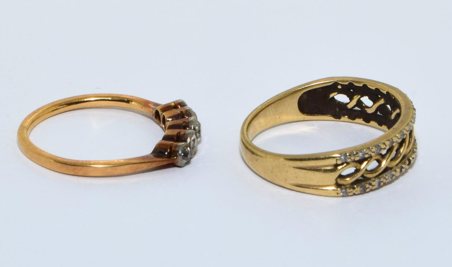 2 x 9ct gold vintage Diamond set rings size K+M - Image 4 of 5