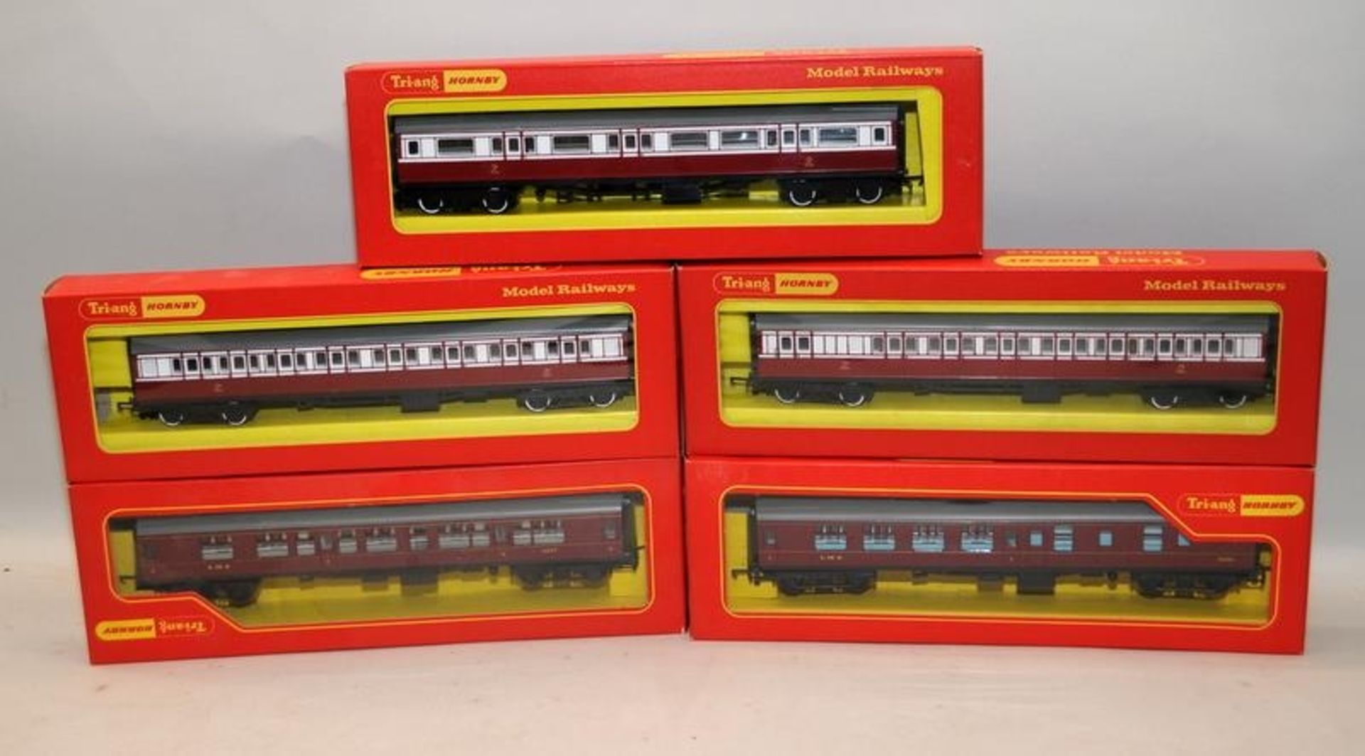 Hornby OO gauge Caledonian maroon/white coaches x 3 ref:R427 (x2) and R428 c/w 2 x LMS maroon