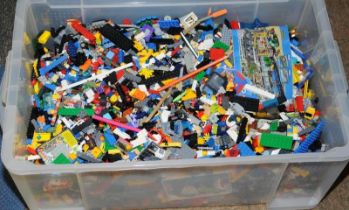 Very large tub of mixed loose Lego including minifigures
