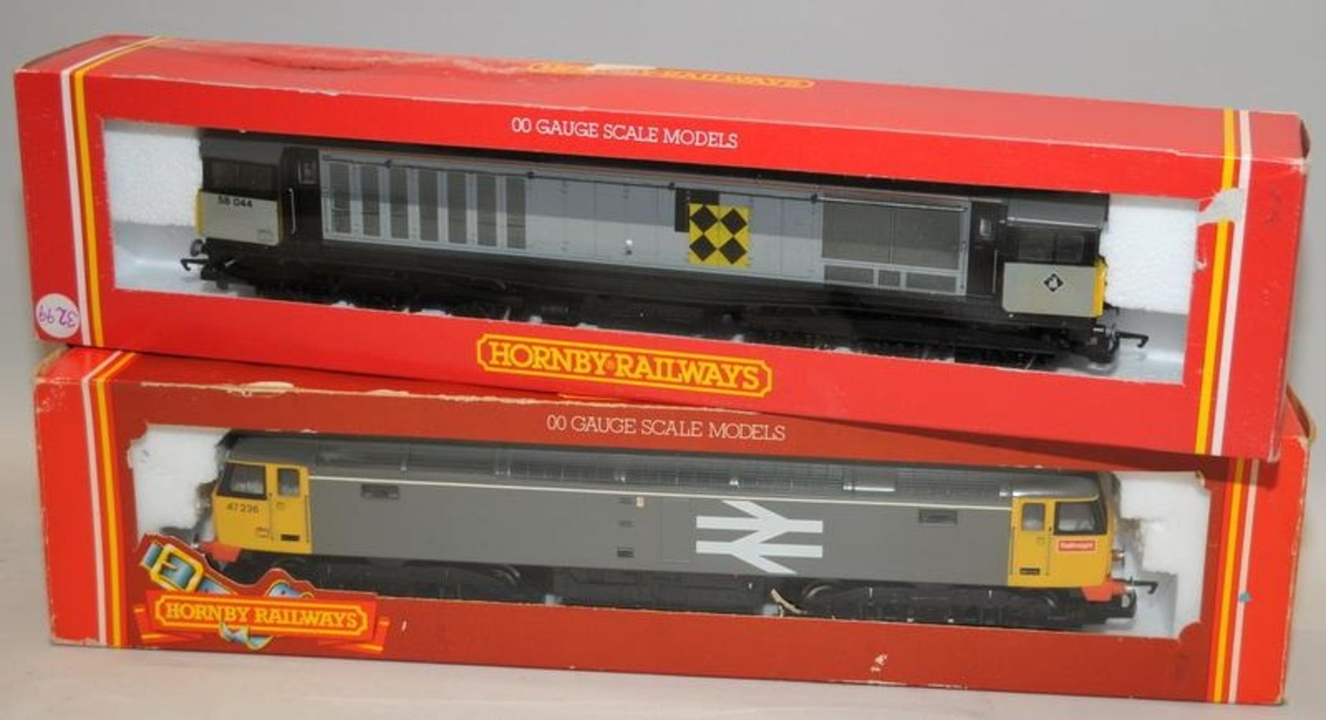 Hornby OO gauge Class 58 Co-Co Diesel 58 044 ref:332 c/w Class 47 Co-Co Diesel Railfreight 47 236