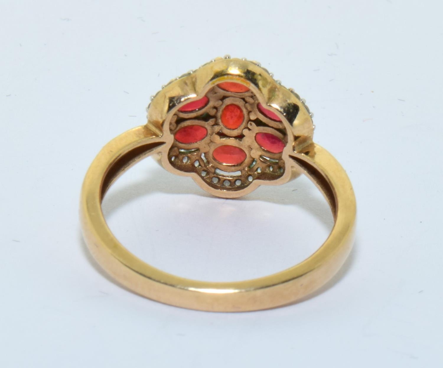 9ct gold ladies Garnet design halo ring size N - Image 3 of 5