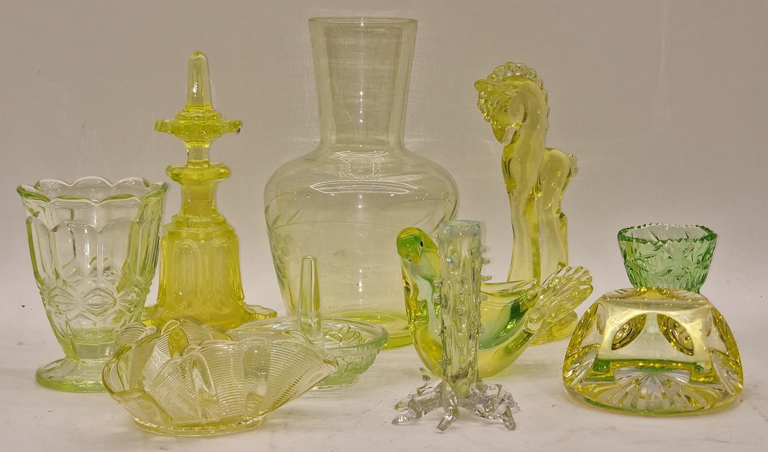 Collection of vintage Uranium/Bohemian glassware to include scent bottle, figurines, bowls etc (10).