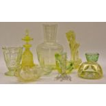 Collection of vintage Uranium/Bohemian glassware to include scent bottle, figurines, bowls etc (10).