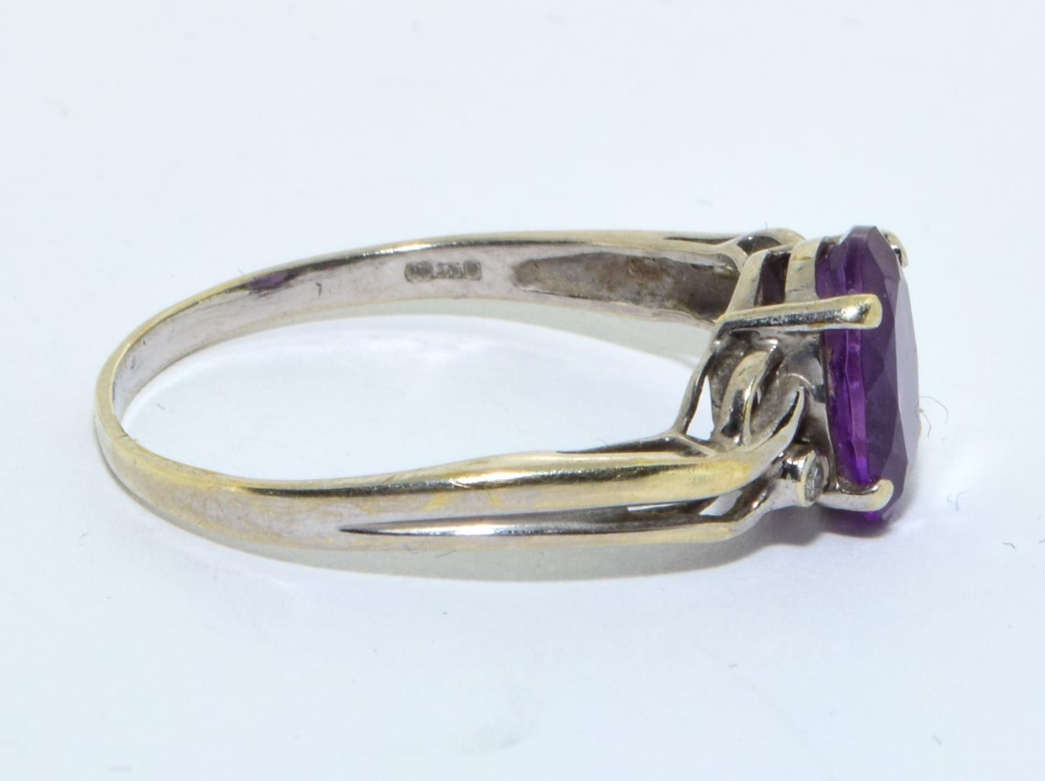 9ct white gold ladies Amethyst and diamond open work setting ring size S - Image 4 of 5