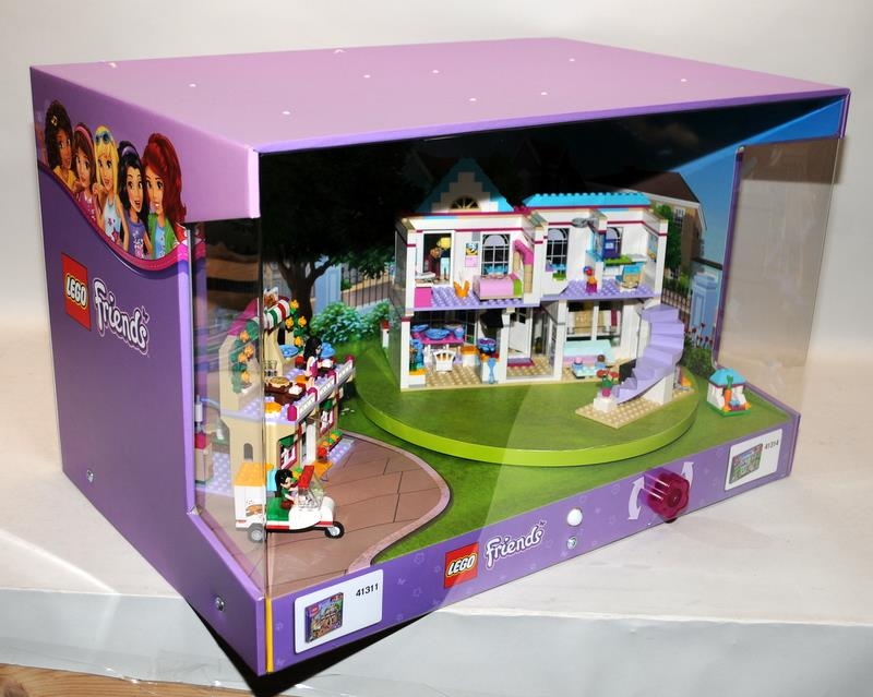 Lego Friends retail shop display diorama set 41311 Heartlake Pizzeria and set 41314 Stephanie's - Bild 5 aus 7