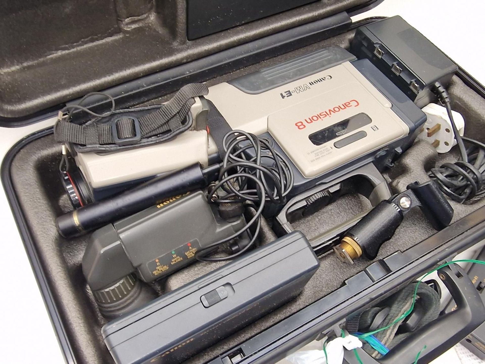 Vintage Canon VM-E1 Canonvision 8 professional video camera/camcorder in case with accessories. - Image 2 of 3