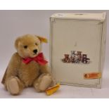 Steiff 1909 replica collectors teddy bear 24cm boxed.