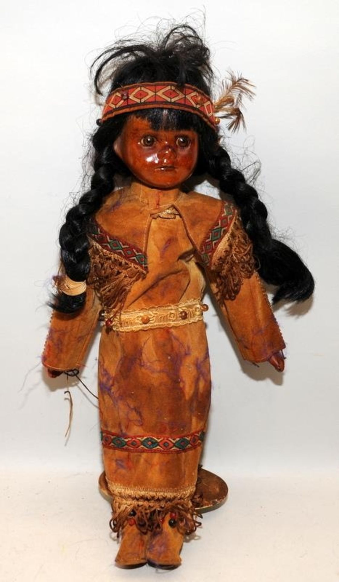 Two vintage dolls in Native American Indian dress approx 40cms tall - Image 4 of 5