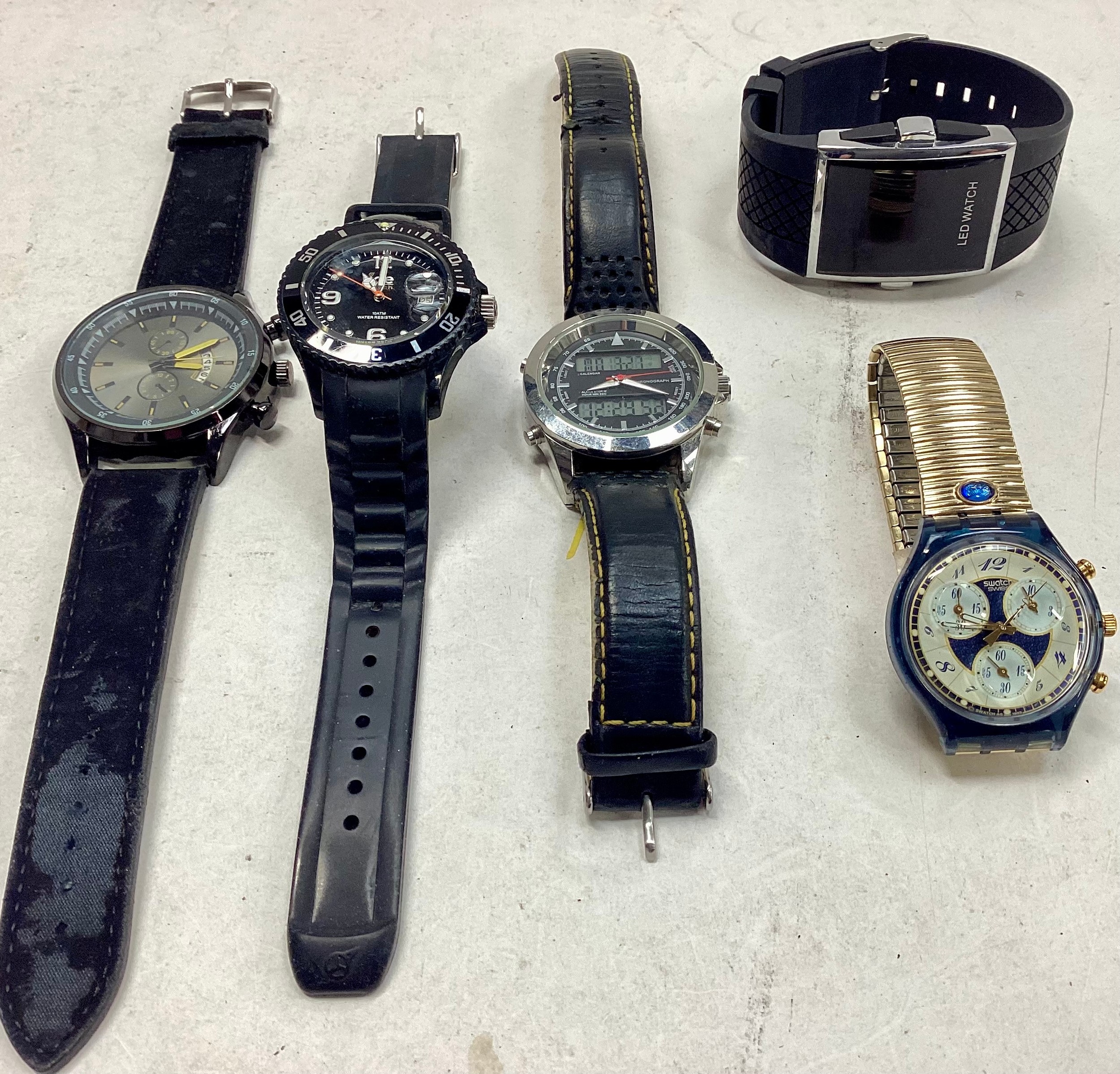 Mixed quantity of Gents watches