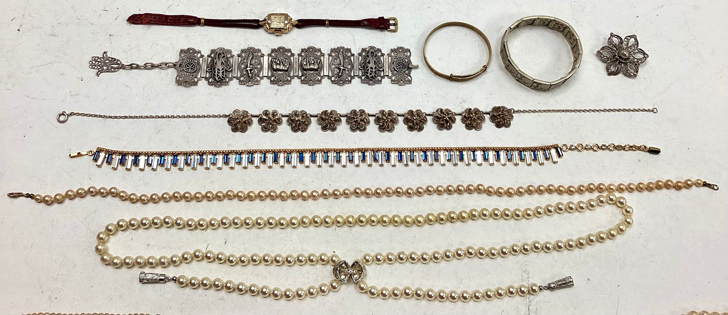 Quantity of mixed costume jewellery - Image 2 of 3